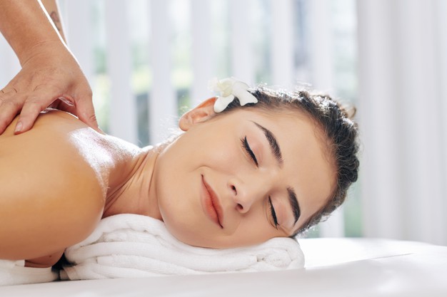 Comment donner un bon massage à domicile pour se détendre ?