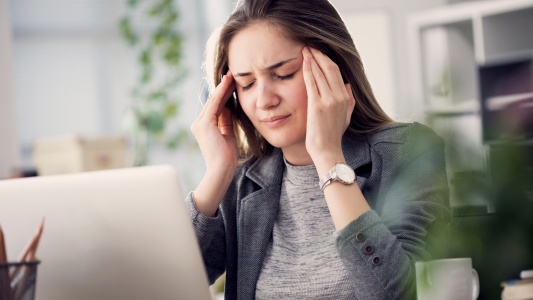 Massage pour les maux de tête et le soulagement du stress