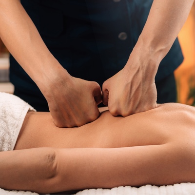 Découvrez les avantages du massage des tissus profonds : Soulager la douleur et restaurer la mobilité