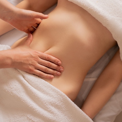 Les avantages du massage de l’estomac : Comment améliorer la digestion